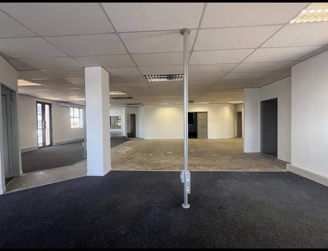 224M² OFFICE TO LET IN MEYERSDAL